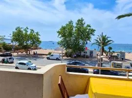 Charming beachfront studio in Fréjus Plage