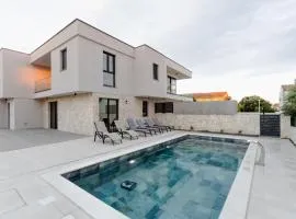 Luxury Villa Pam - Private villa with a heated pool and a summer terace with 4 bedrooms - 230 m2 NEW!!