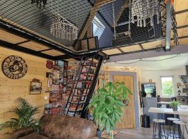 Chalet industriel avec filet et spa，位于索里尼的酒店