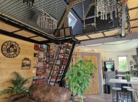 Chalet industriel avec filet et spa