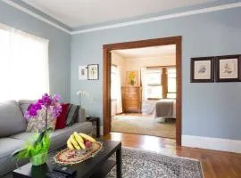 4 Berkeley Furnished Apartment - 2 Beds Laundry and Parking
