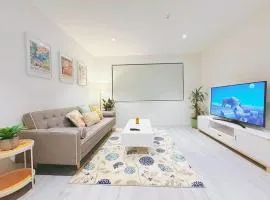 Modern 2BR Central Petone Gem