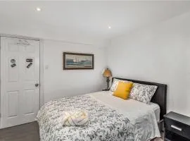 Beautiful Room 4mins from Gatineau Ottawa Airport