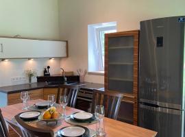 Ratasvälja Apartment Seppen，位于Lohkva的酒店