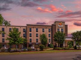 Comfort Inn & Suites At CrossPlex Village，位于伯明翰的酒店