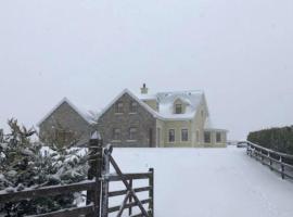 Beautiful rental location in County Clare，位于Kilmaley的酒店