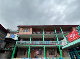 Sunrise guest House tosh，位于Tosh的酒店