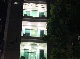 Hotel Corcega Inn，位于阿帕尔塔多的酒店