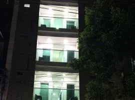 Hotel Corcega Inn