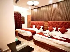 HOTEL VIA GANGA INN ! గంగా ఇన్ ద్వారా హోటల్ VARANASI! FULLY AIR-CONDITIONED HOTEL AT PRIME LOCATION WITH ROOFTOP GANGES VIEW! 2 Min walking distance from ASSI GHAT ,NEAR KASHI VISHWANATH TEMPLE