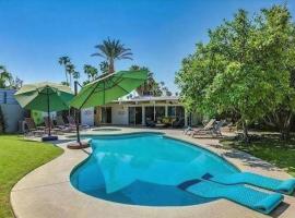 4 bed 3 bath Natural Parardise Palm Springs，位于棕榈泉的酒店