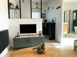 Studio moderne - BELLE AURA，位于Tessel的酒店