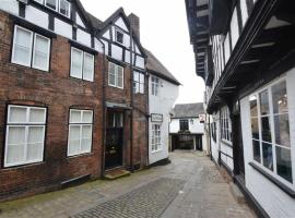 Stay in History 13th Century Gem in Central Shrewsbury!，位于什鲁斯伯里的酒店