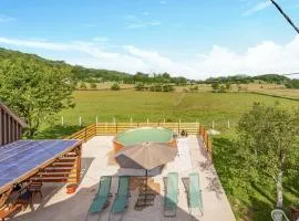 3 Bedroom Cozy Home In Klanac