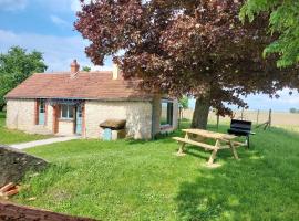 Maison de charme en pleine nature avec verger et activités familiales à Gémigny. - FR-1-590-436，位于Gémigny的酒店