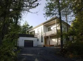 WHITE HAUS w private sauna and close to beach