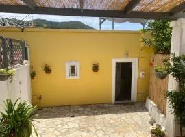 Villa Jasmine, Sea and Mountain View in peaceful hamlet