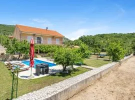 Four-Bedroom Holiday Home In Slivno