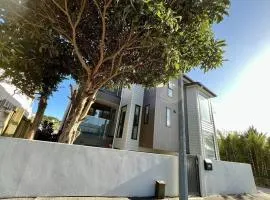 Nearly New 3bed Townhouse 3km to CBD