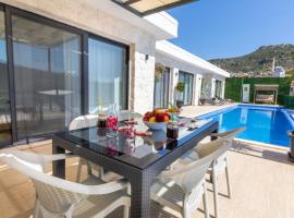 Antalya Kalkan Ultra Lüx Villa，位于卡尔坎的酒店