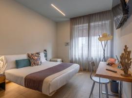 Luci Sul Mare -Boutique Rooms，位于福洛尼卡的酒店