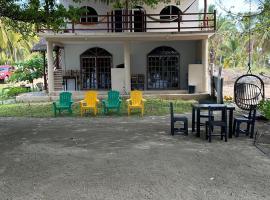 Bungalow Girasol Barra la Saladita Planta Alta，位于La Salada的酒店