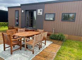 Phitina's tiny house jabbeke - Oostende - Brugge，位于亚贝克的酒店