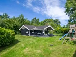 Lovely Home In Vejby With Kitchen