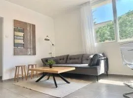 Urban Oasis- 3 Apartments - Prime Tel Aviv - Private Parking - By Bookiz