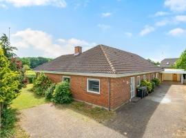 Beautiful Home In Haderslev With Wifi，位于哈泽斯莱乌的酒店