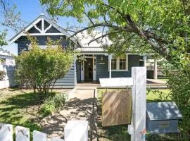 Belltrees - Central, Cosy and Convenient