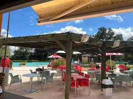 Mobil Home Mercure，位于Villemur-sur-Tarn的酒店