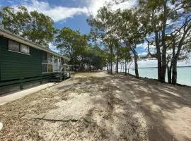 Stafford Hall - Burrum Heads- Riverfront- 3BR- Great Views