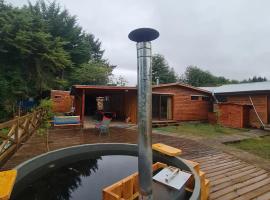 Casa Parcela Spa a 10 minutos del Aeropuerto Araucanía con acceso al Río，位于Quepe的酒店