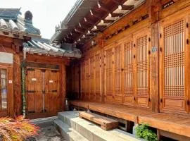 Gahyun - Hanok House