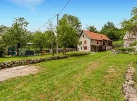 Pine Hill Holiday House