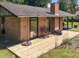 Two-Bedroom Holiday Home In Knebel，位于克内贝尔的酒店