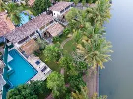 Queens Mount Tri Villas