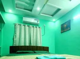 Ruhithahomestay- AC ROOMS-FREE WIFI- ANDROID TV - NEAR TO ALIPIRI- DOOR SERVICE