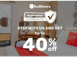 RedDoorz Plus near Mall Bali Galeria 2