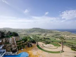Lovely home with amazing balcony & communal pool by 360 Estates