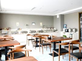 Borrman Hotel Jinzhong University Town Outlets，位于武宿的酒店