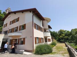 Prenočišča Center Mir In Dobro，位于苏坎的酒店