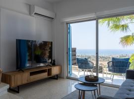 Seaview Serenity - A 2 bedroom Townhouse in Paphos，位于克洛拉卡斯的酒店