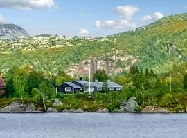 Cozy Apartment In Tjørhom With Kitchen