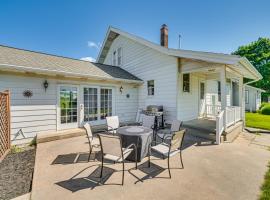 5 Mi to Hersheypark Family Home with Game Room，位于Annville的酒店