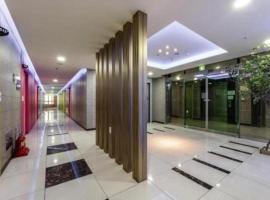 Seosan Daesan Golden Business Hotel，位于Kujin的酒店