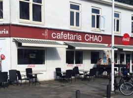 Hotel-Chao NL 24 hours open，位于乌得勒支的酒店