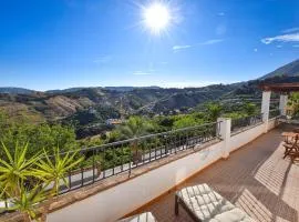 La Fuente APT 4, Frigiliana Amazing 3 bedroom 2 bthroom Family Apartment with views, Padel Court and 2 Pools HansOnHoliday Rentals