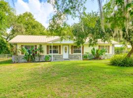 Welcoming Bartow Home Near Family Attractions!，位于巴托的酒店